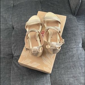 Sofft Wedge Sandals in muted gold 8.5 W